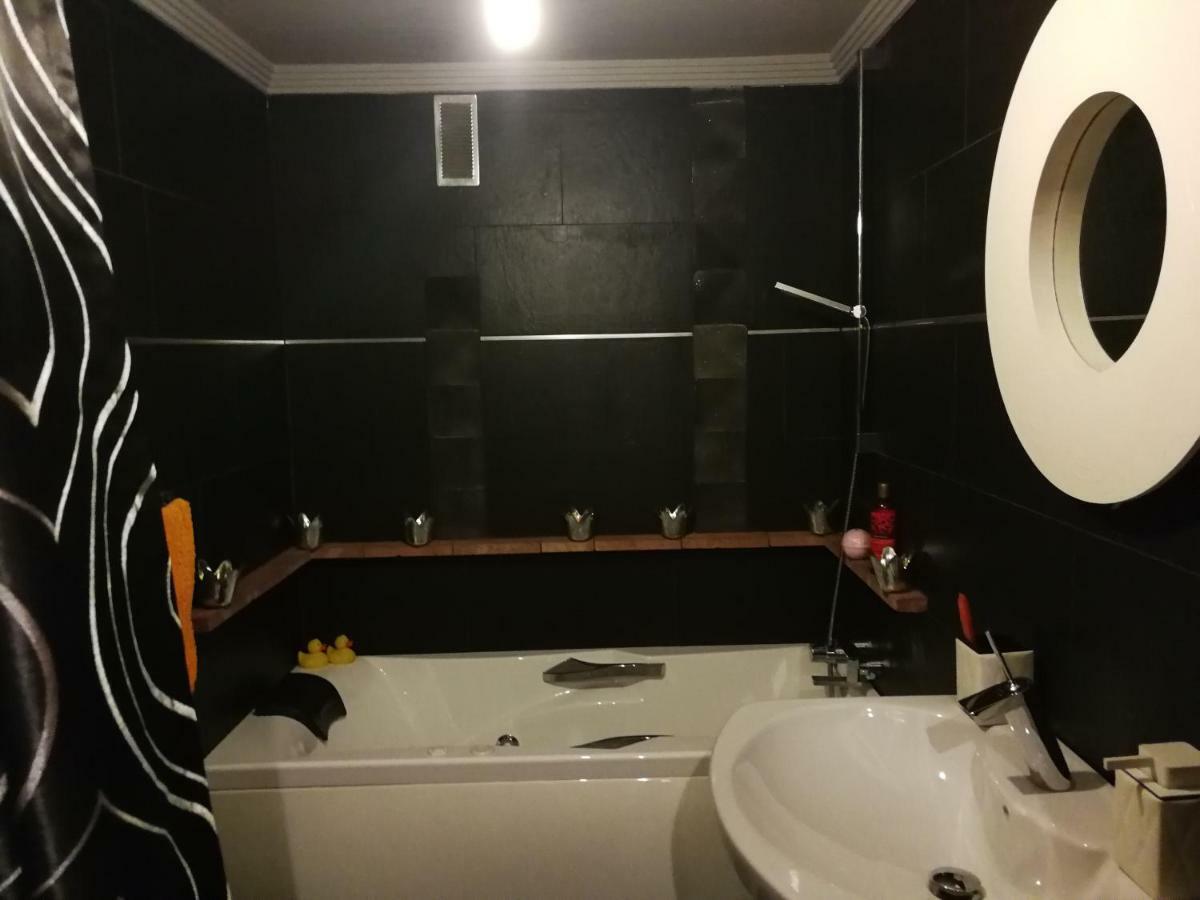 Habitacion Con Garage Билбао Екстериор снимка